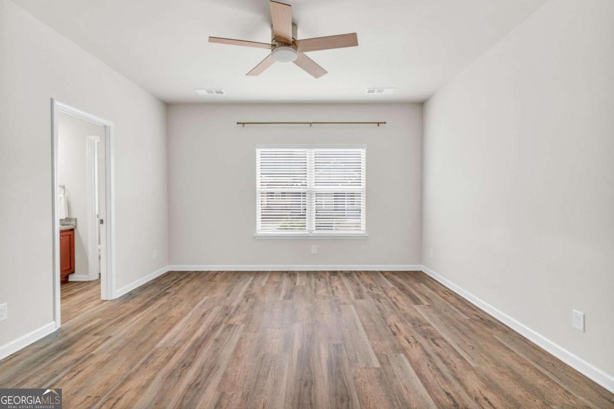 850 Ash Street Property Photo 23