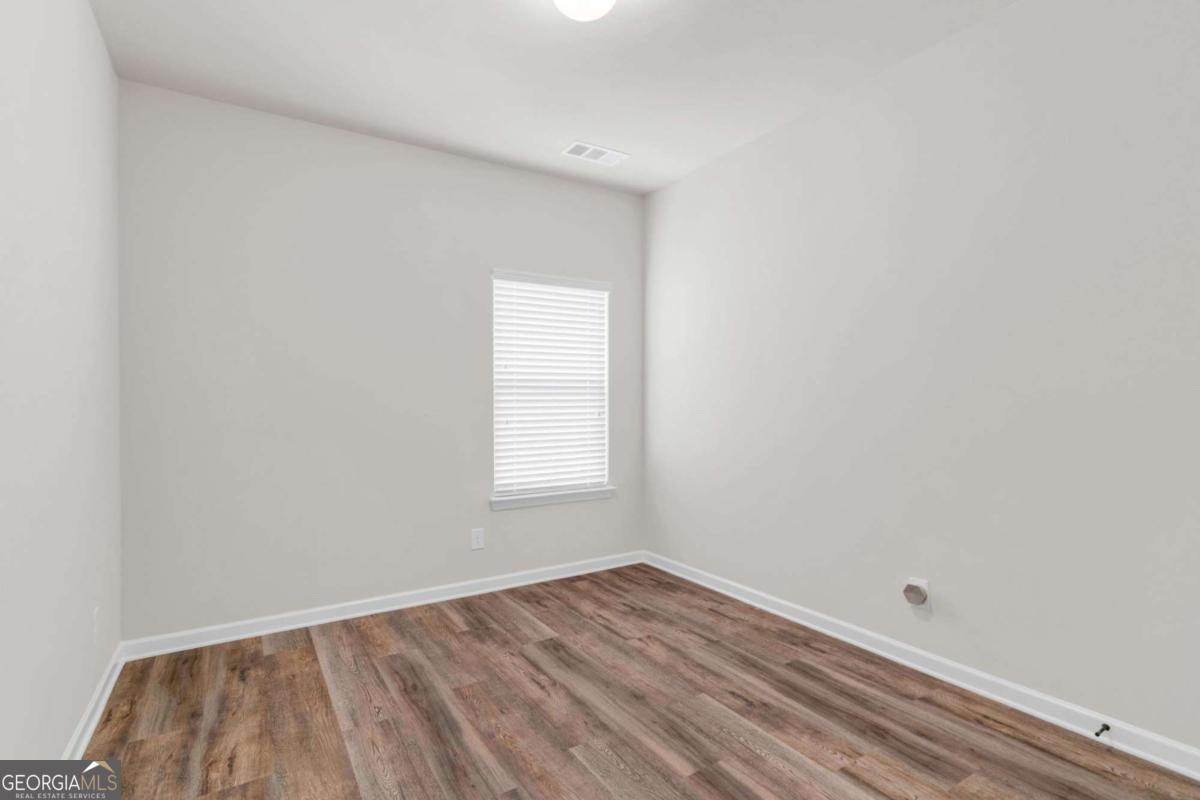 850 Ash Street Property Photo 28