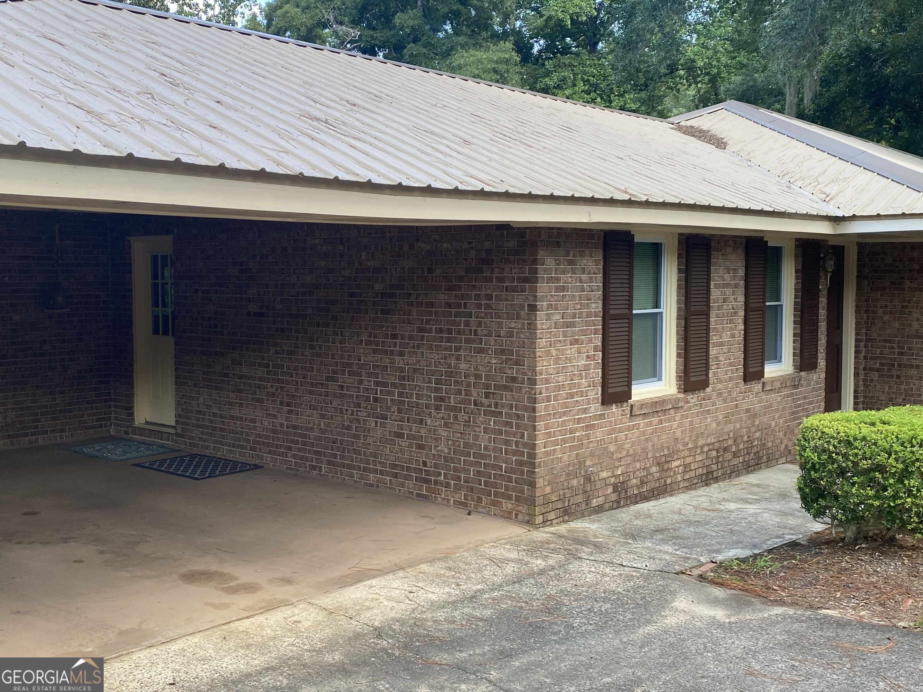 503 Brookdale Drive Property Photo 3