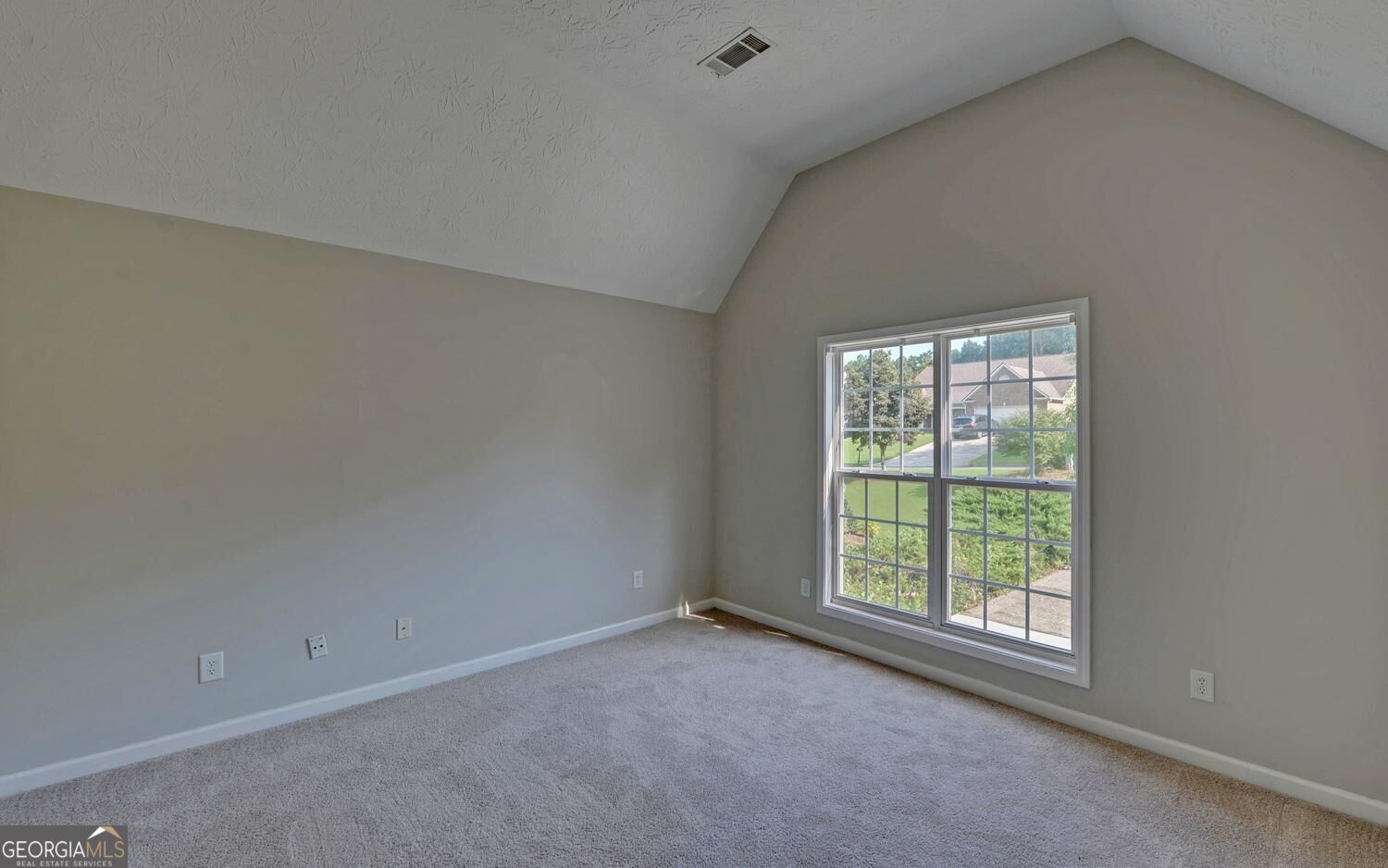 94 Bent Ridge Drive S Property Photo 5