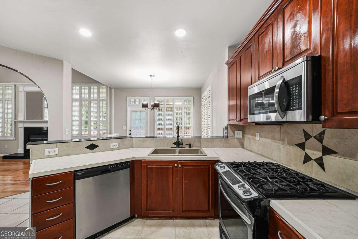 1014 Deer Hollow Drive Property Photo 11