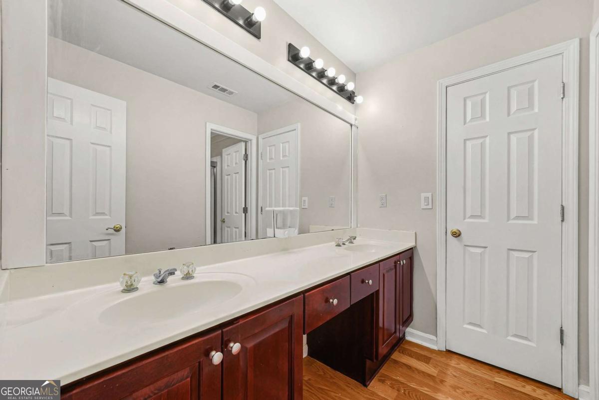1014 Deer Hollow Drive Property Photo 27