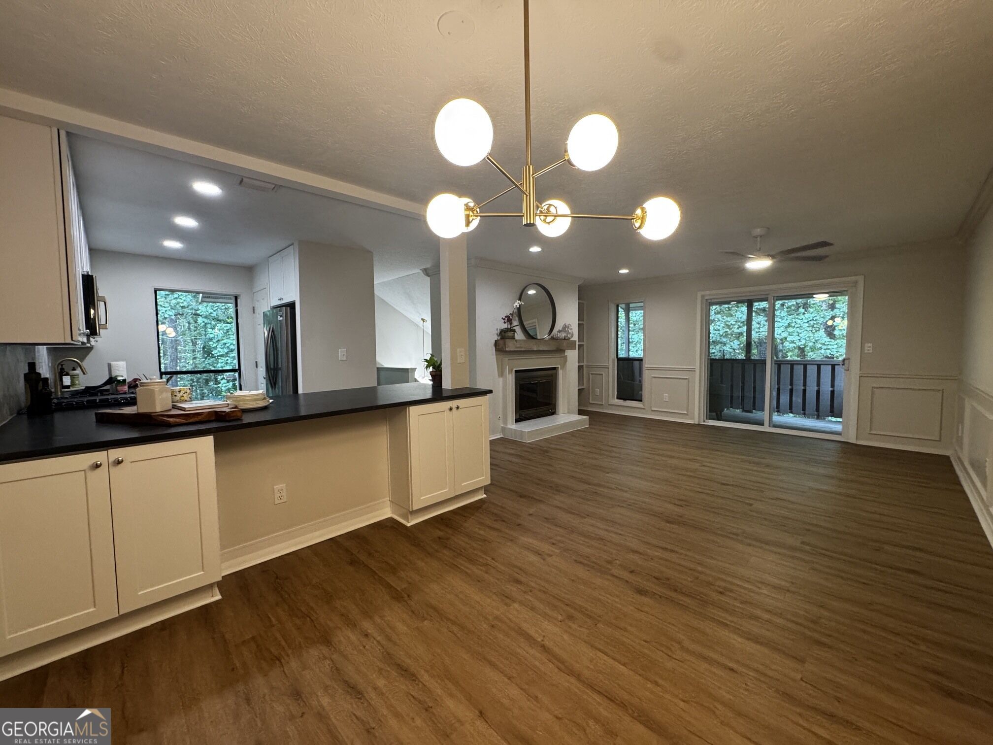 804 Woodcliff Drive Property Photo 2