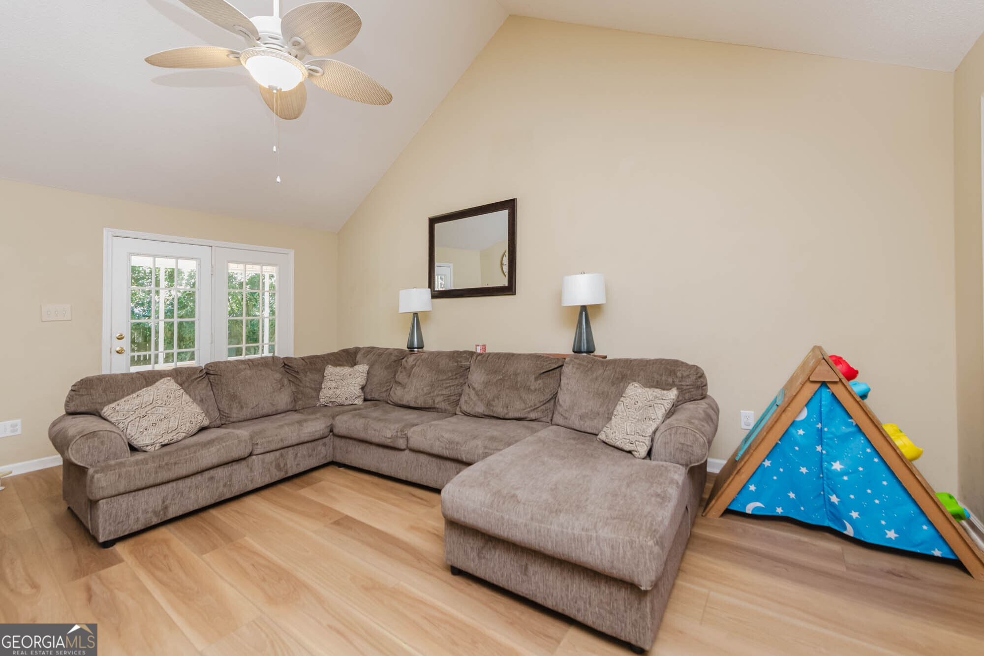 232 Sheffield Way Property Photo 2