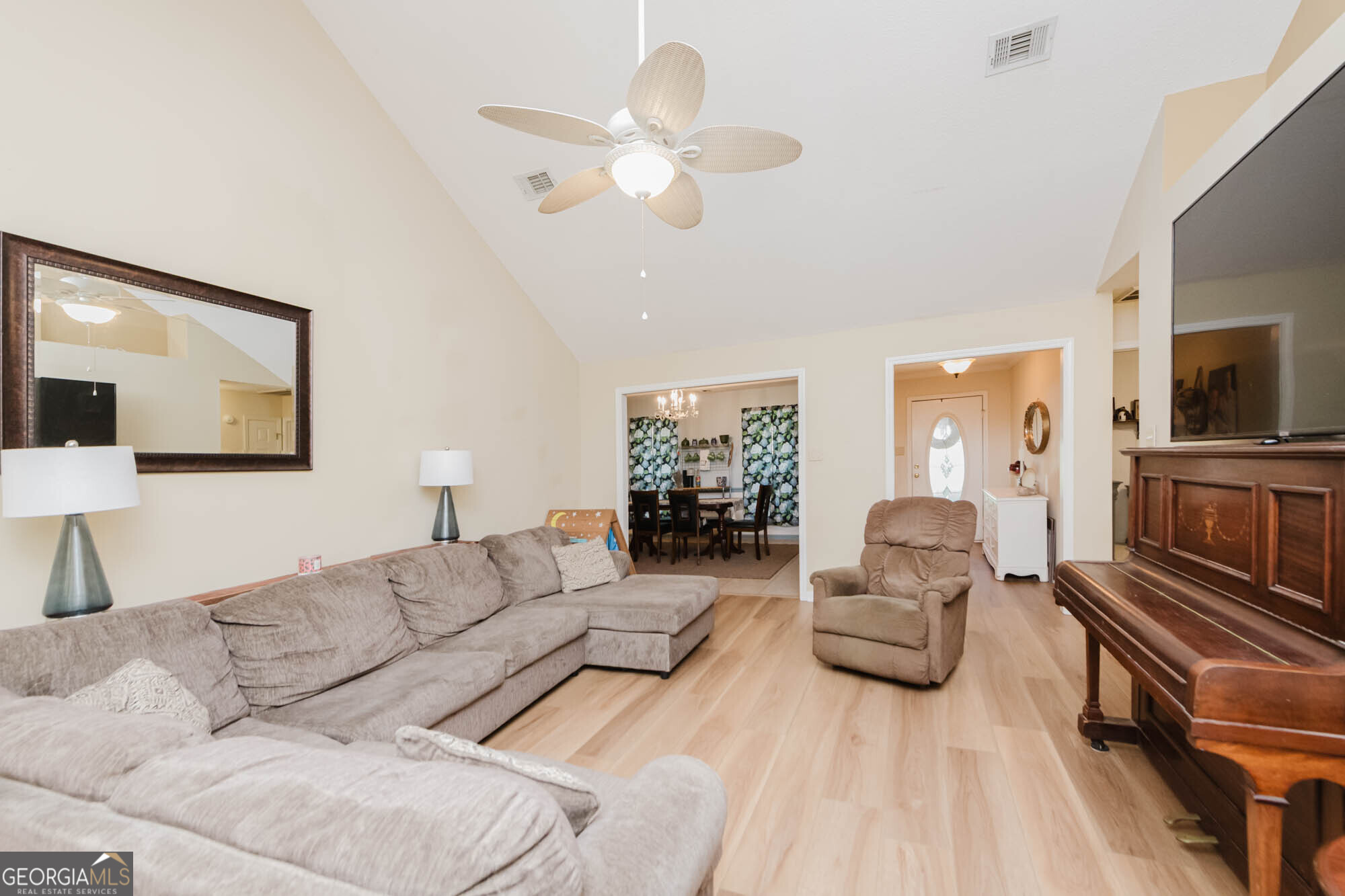 232 Sheffield Way Property Photo 3