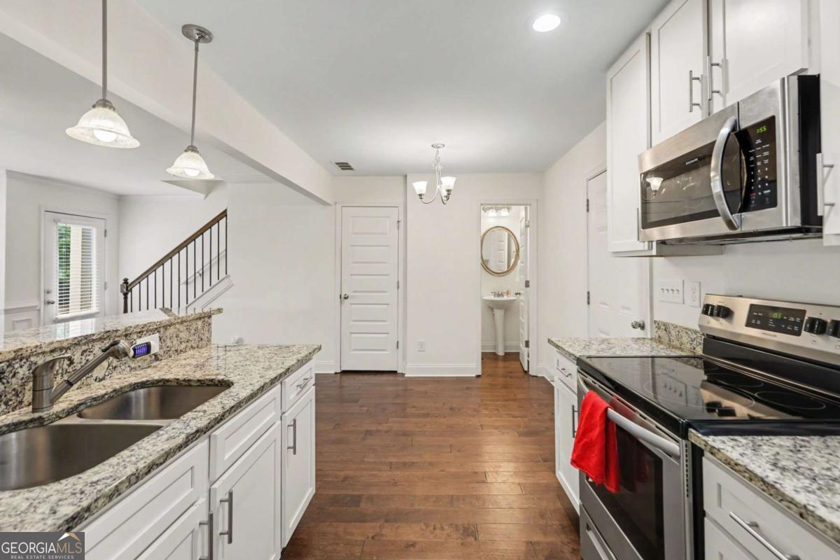 5960 Garden Circle Property Photo 8