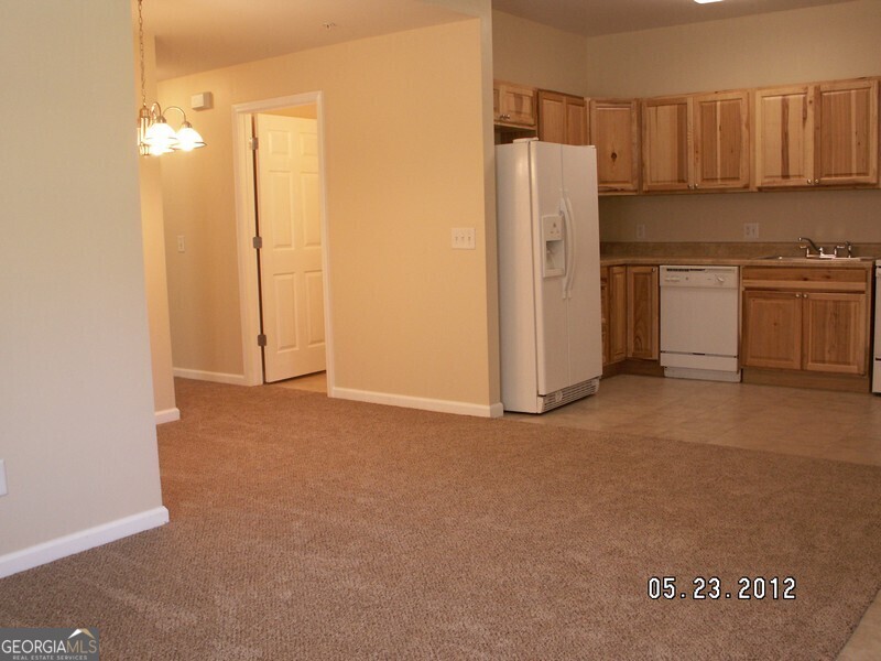 7400 Courtyard Drive Property Photo 4