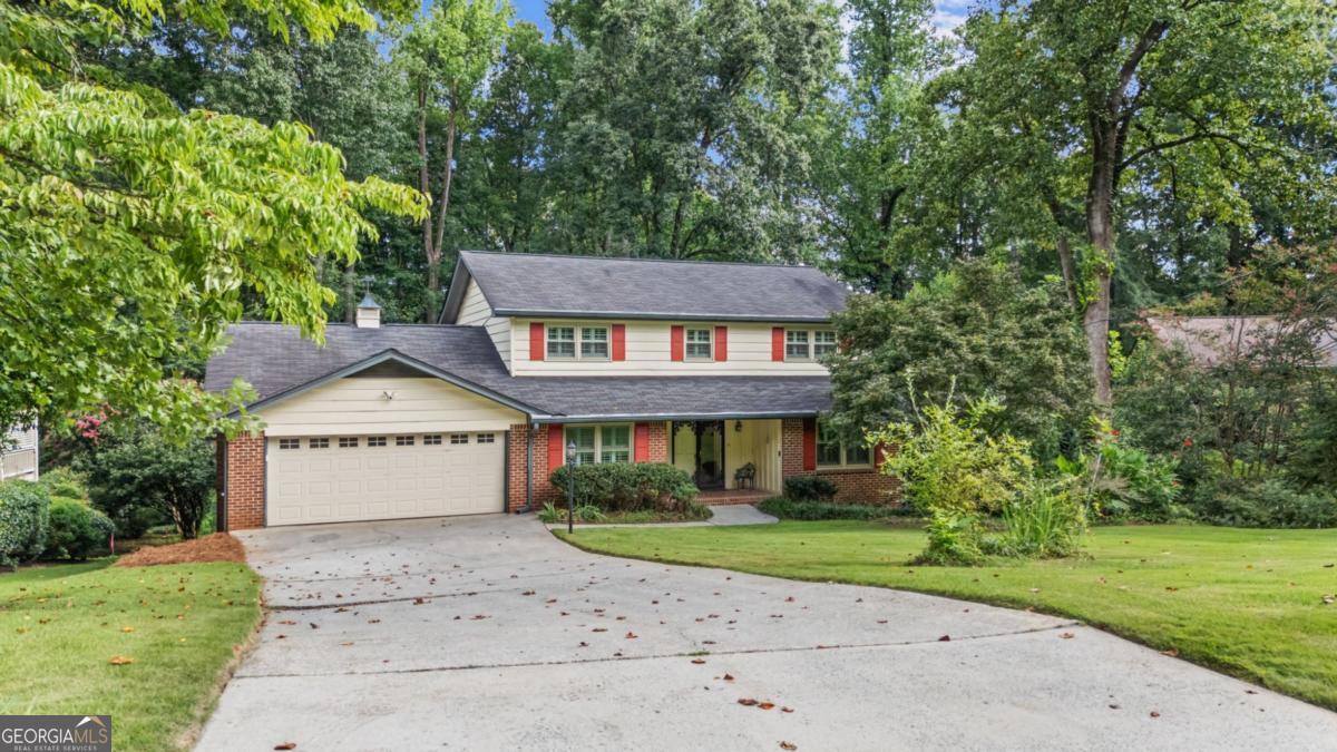 2679 Regency Drive E Property Photo 2