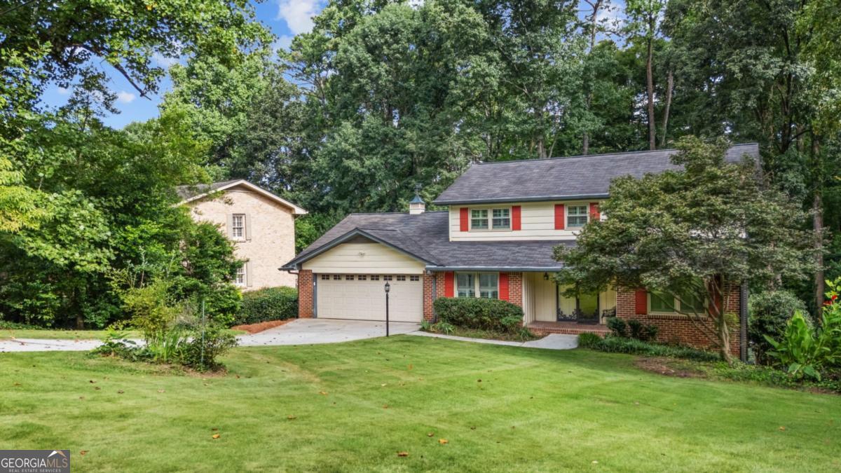 2679 Regency Drive E Property Photo 3