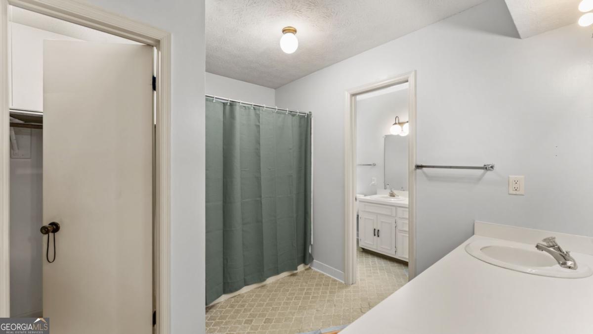 2679 Regency Drive E Property Photo 33