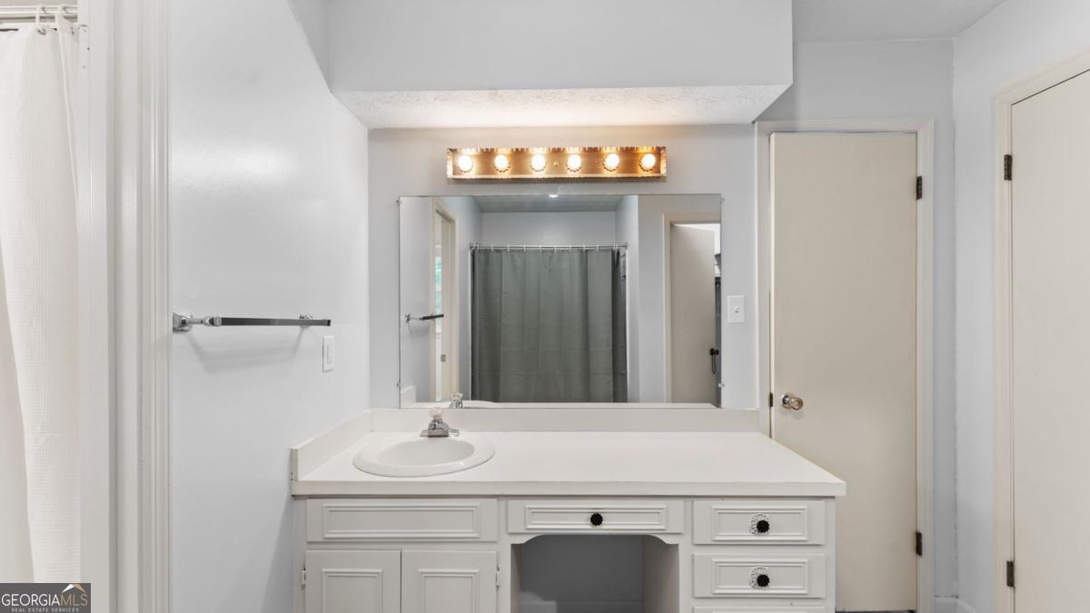 2679 Regency Drive E Property Photo 34