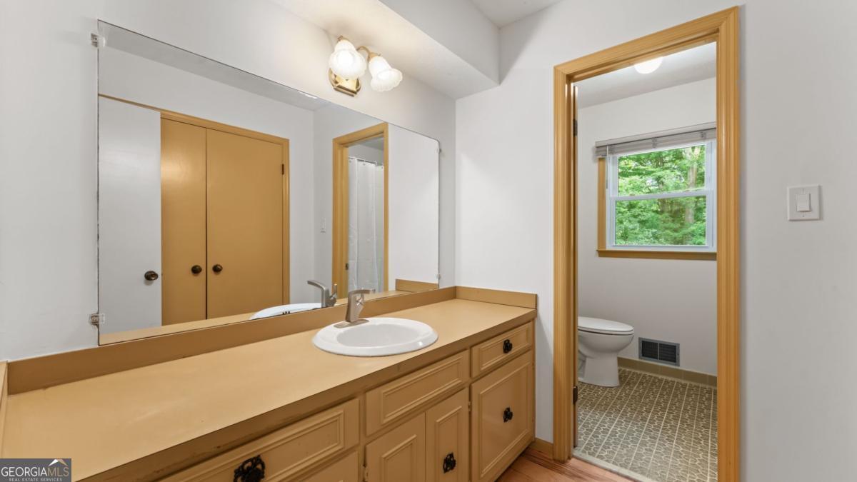 2679 Regency Drive E Property Photo 38