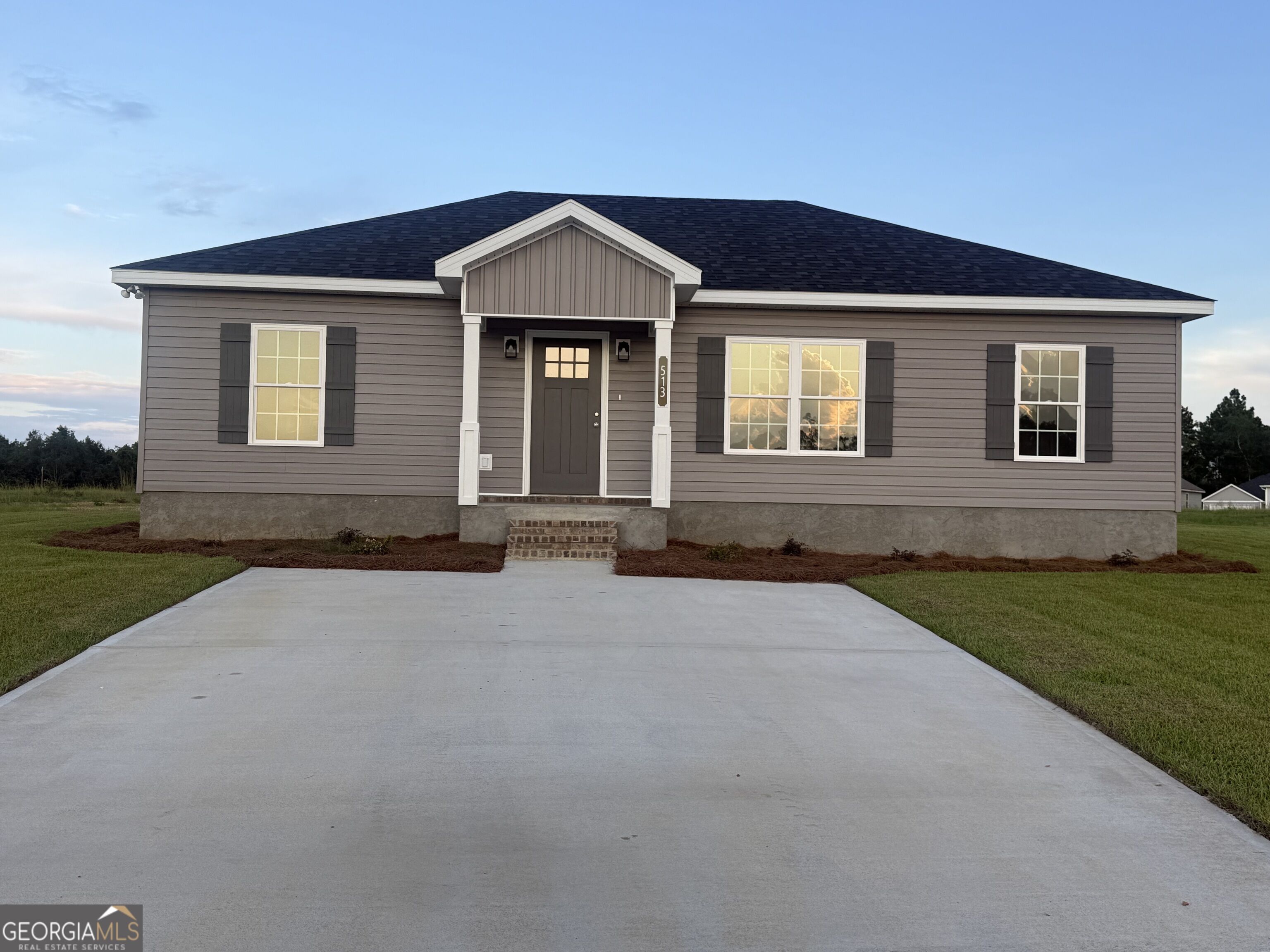 513 Nickies Way Property Photo 3
