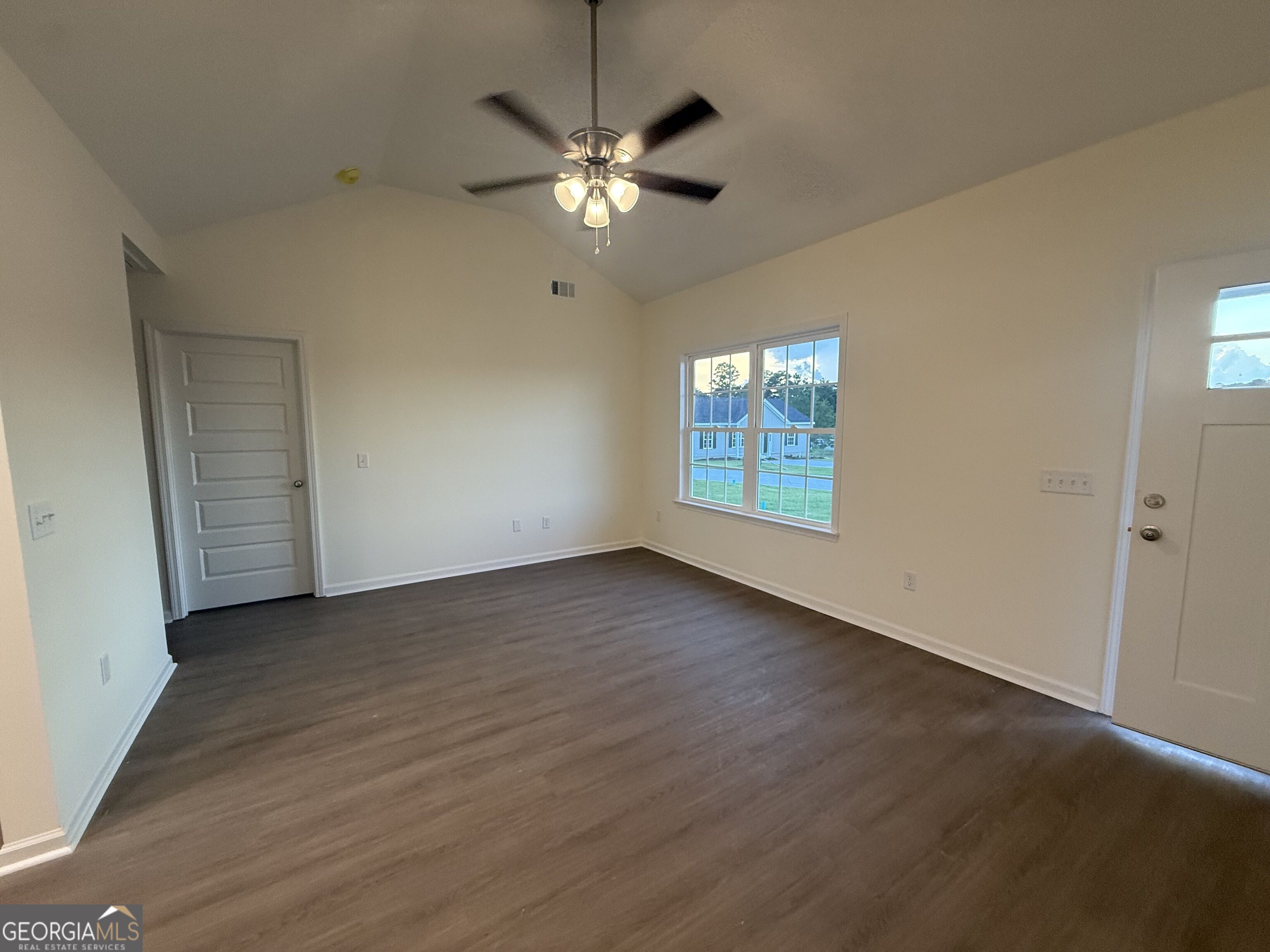 513 Nickies Way Property Photo 4
