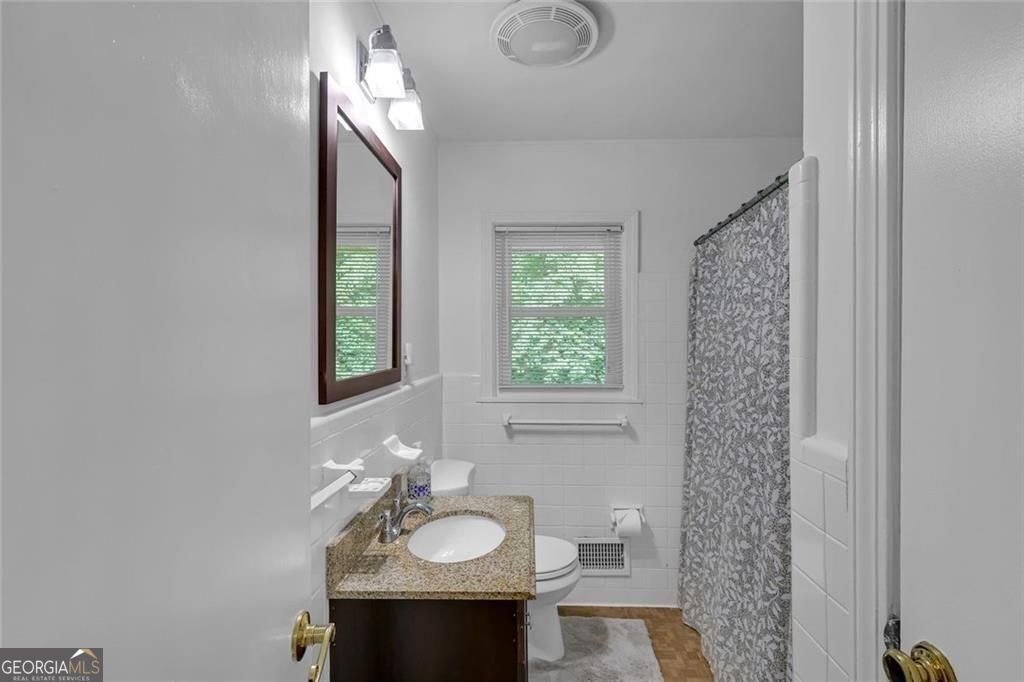 1095 Latham Road Property Photo 10