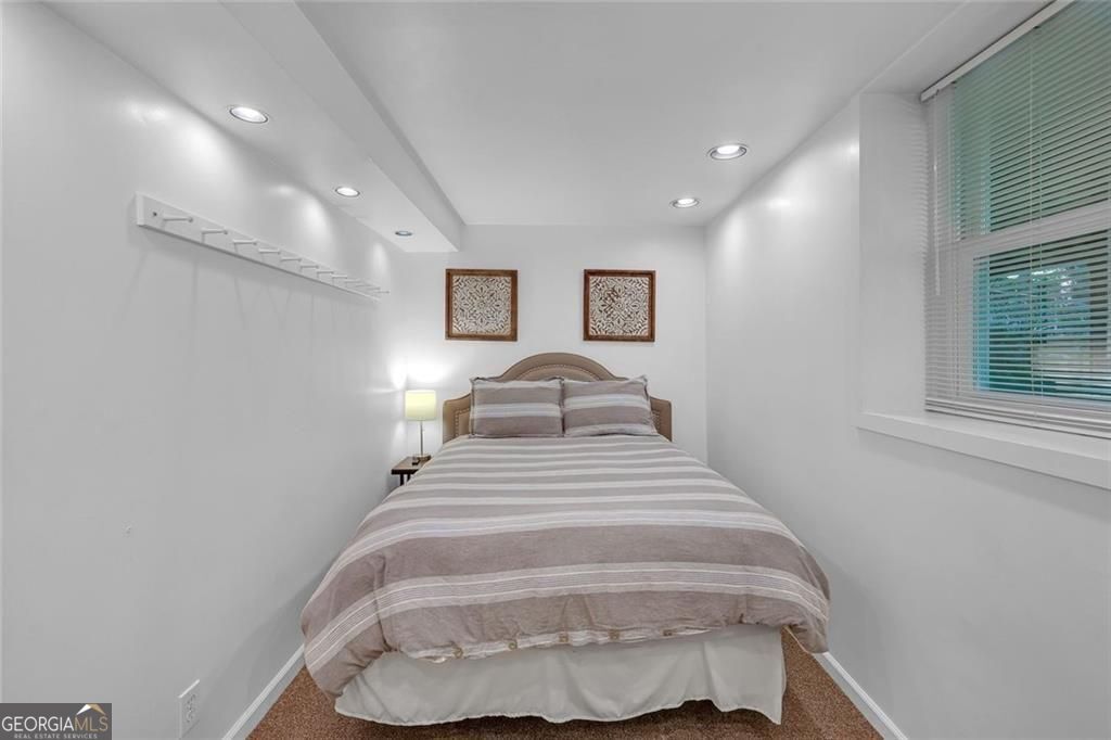 1095 Latham Road Property Photo 11