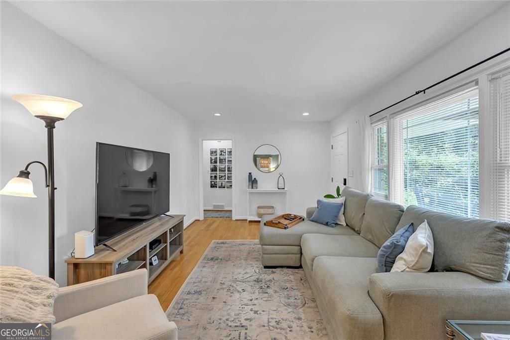 1095 Latham Road Property Photo 12