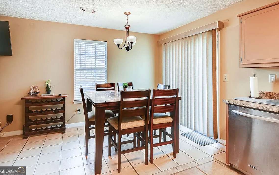 5913 Summerglen Lane Property Photo 4