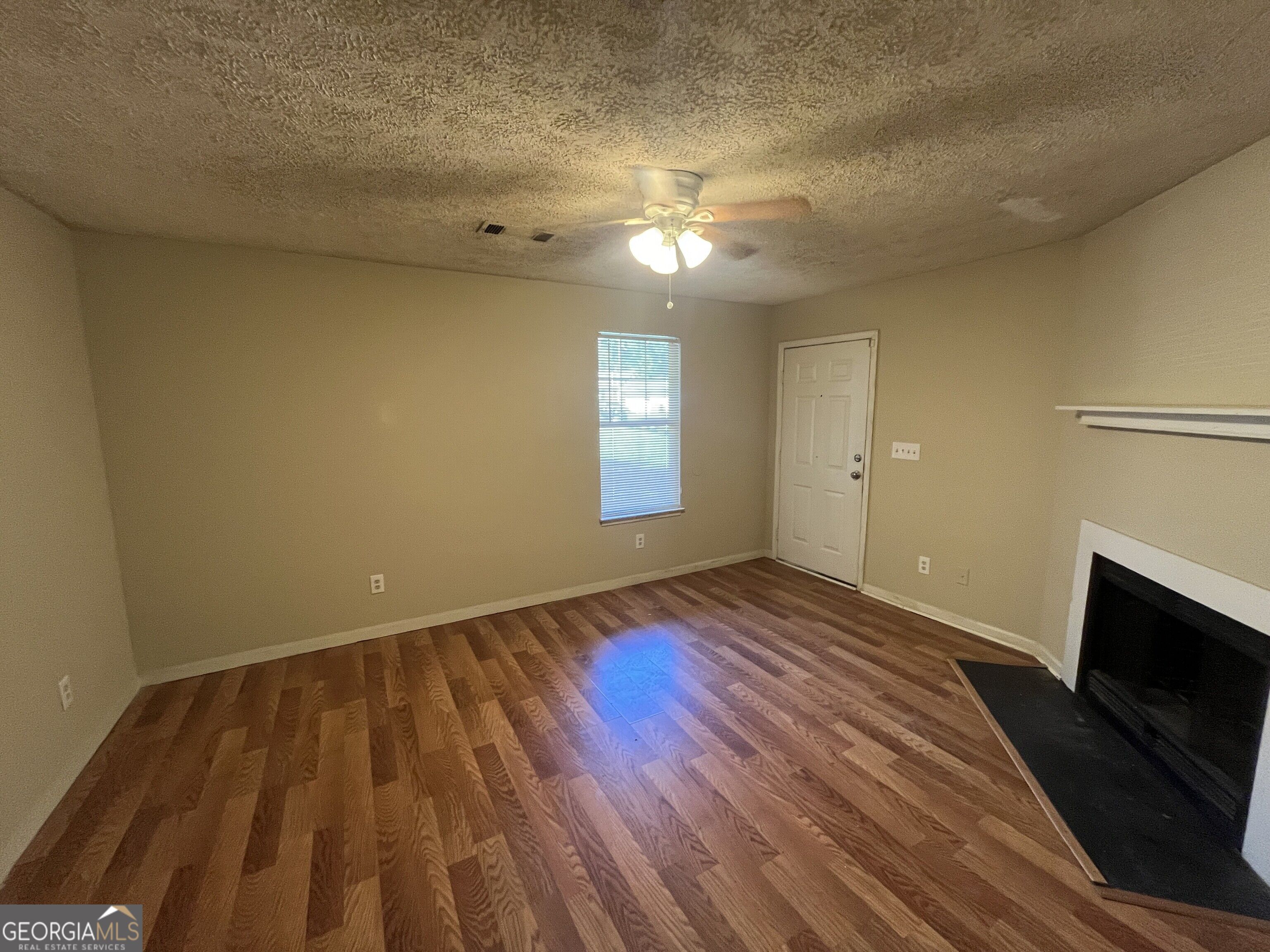 5913 Summerglen Lane Property Photo 6