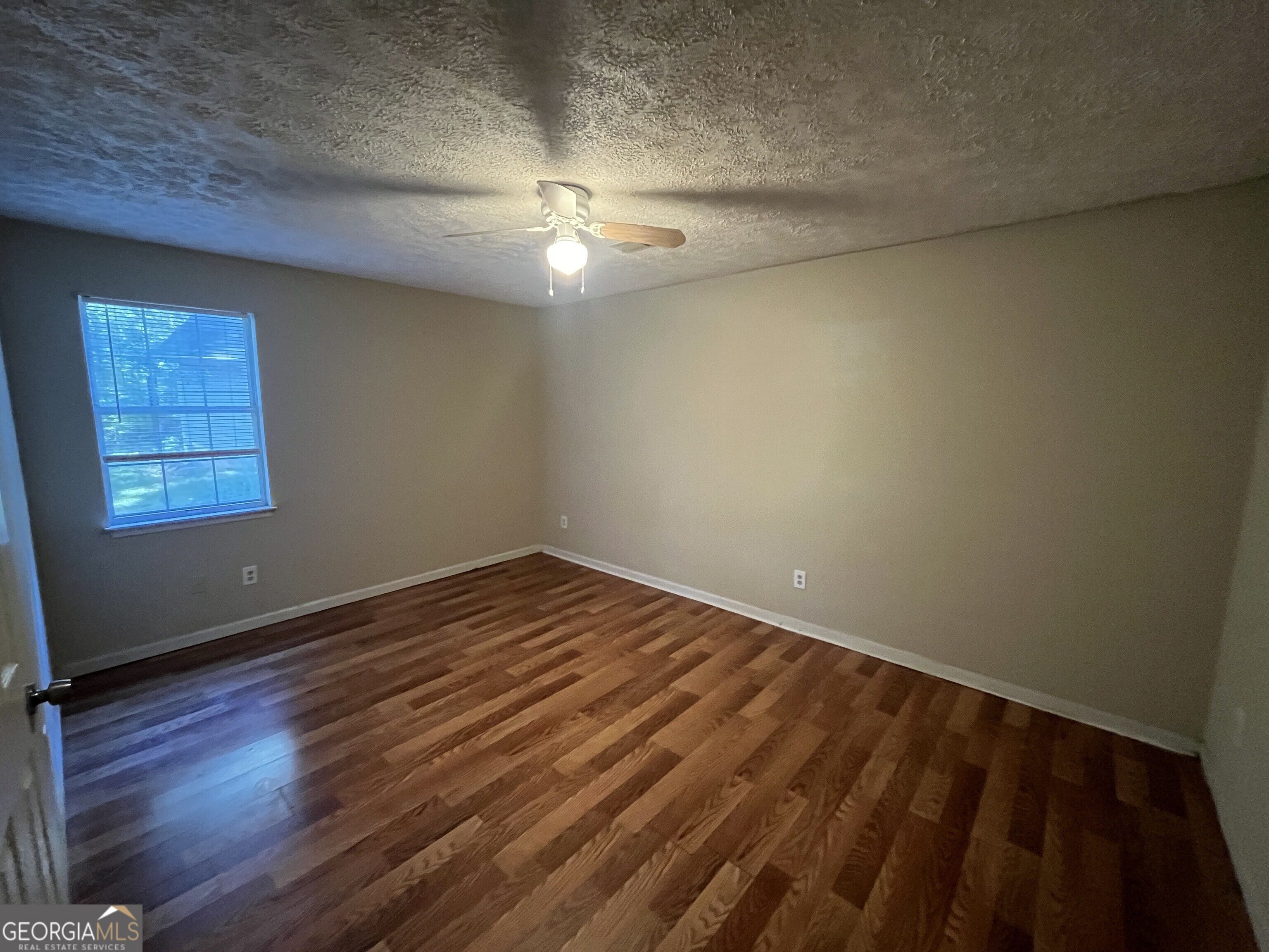 5913 Summerglen Lane Property Photo 10