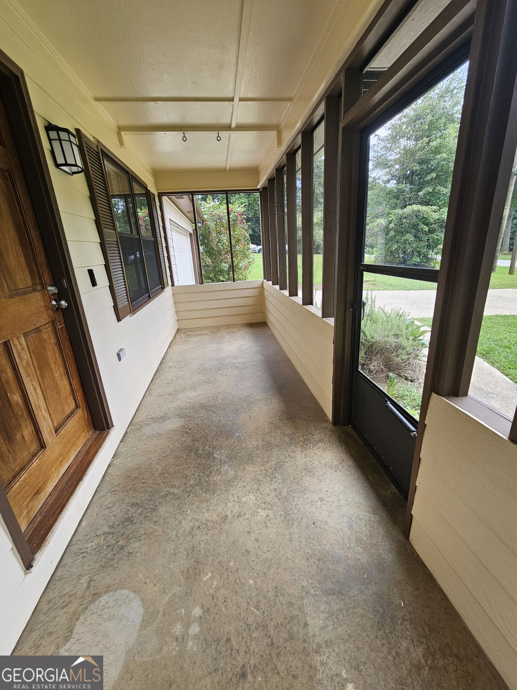 85 Sunnybrook Drive Property Photo 3