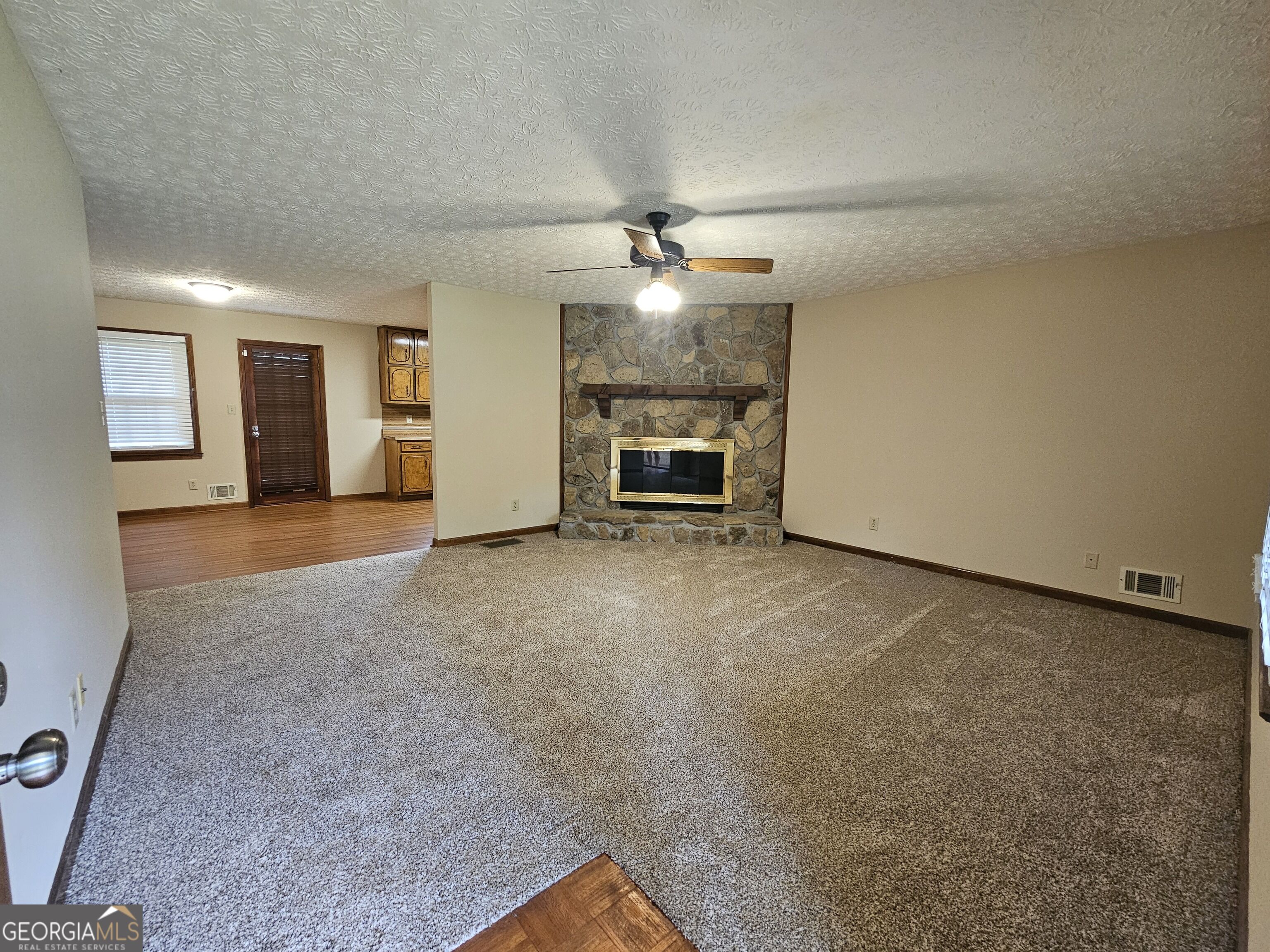 85 Sunnybrook Drive Property Photo 4