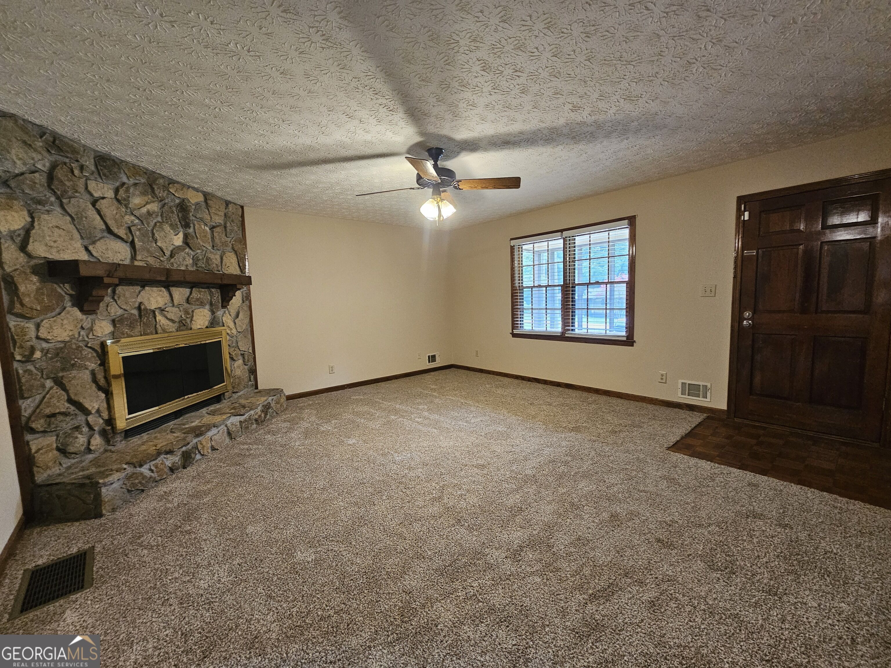85 Sunnybrook Drive Property Photo 5