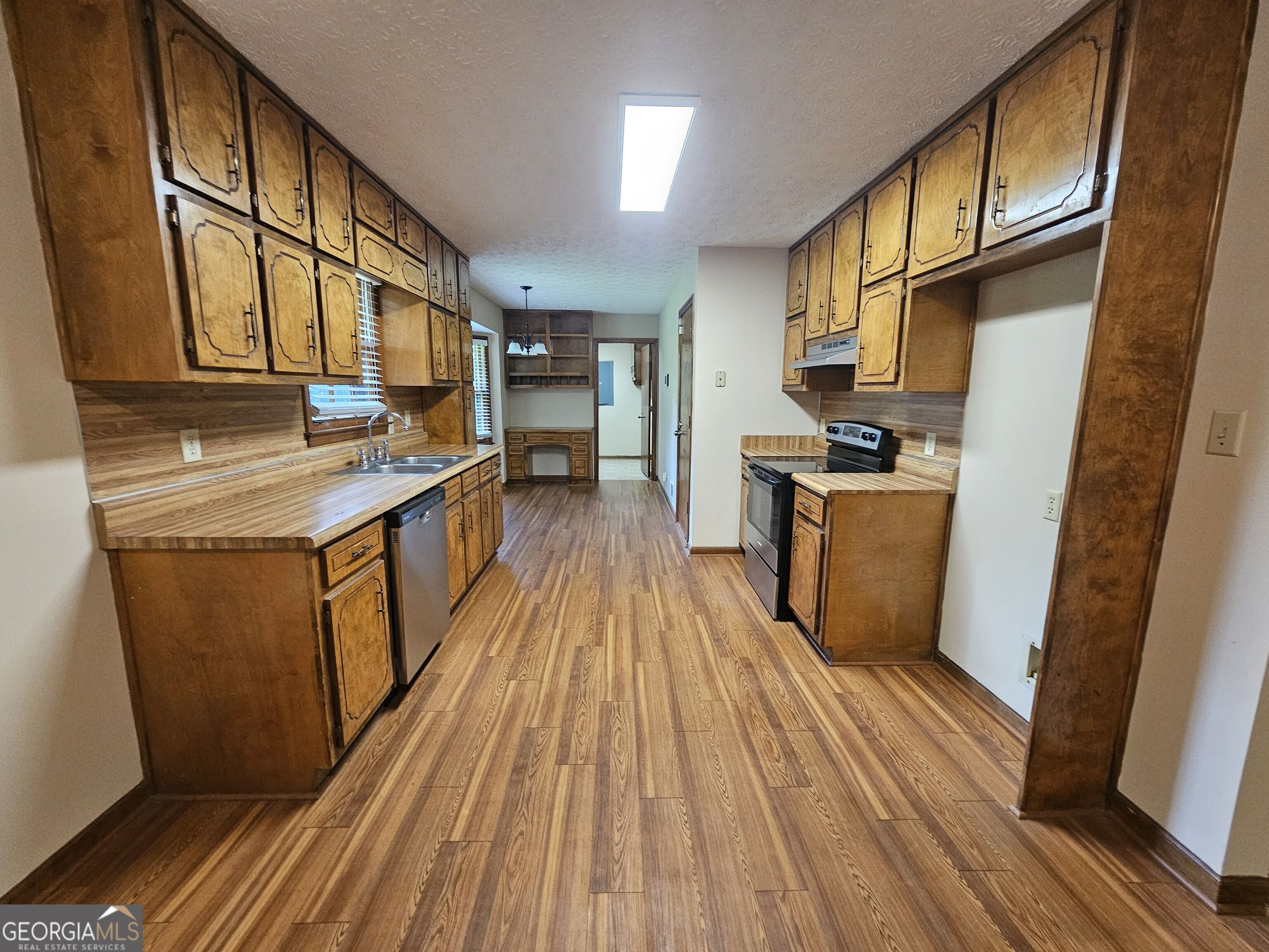 85 Sunnybrook Drive Property Photo 6