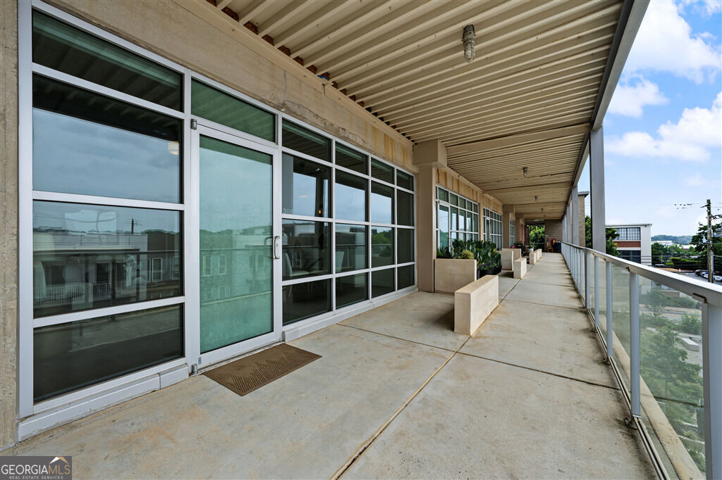 890 Memorial Drive Se # 306 Property Photo 2