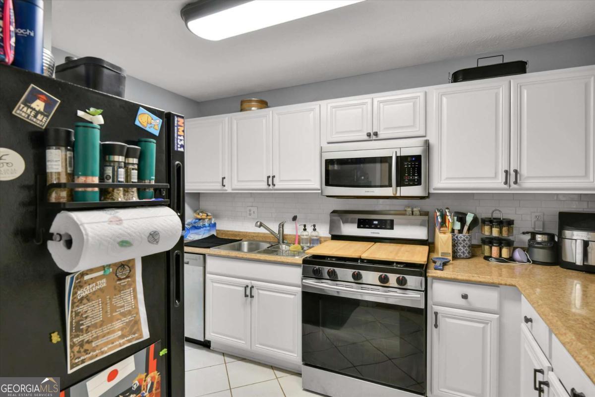 2410 Cumberland Court Se Property Photo 4