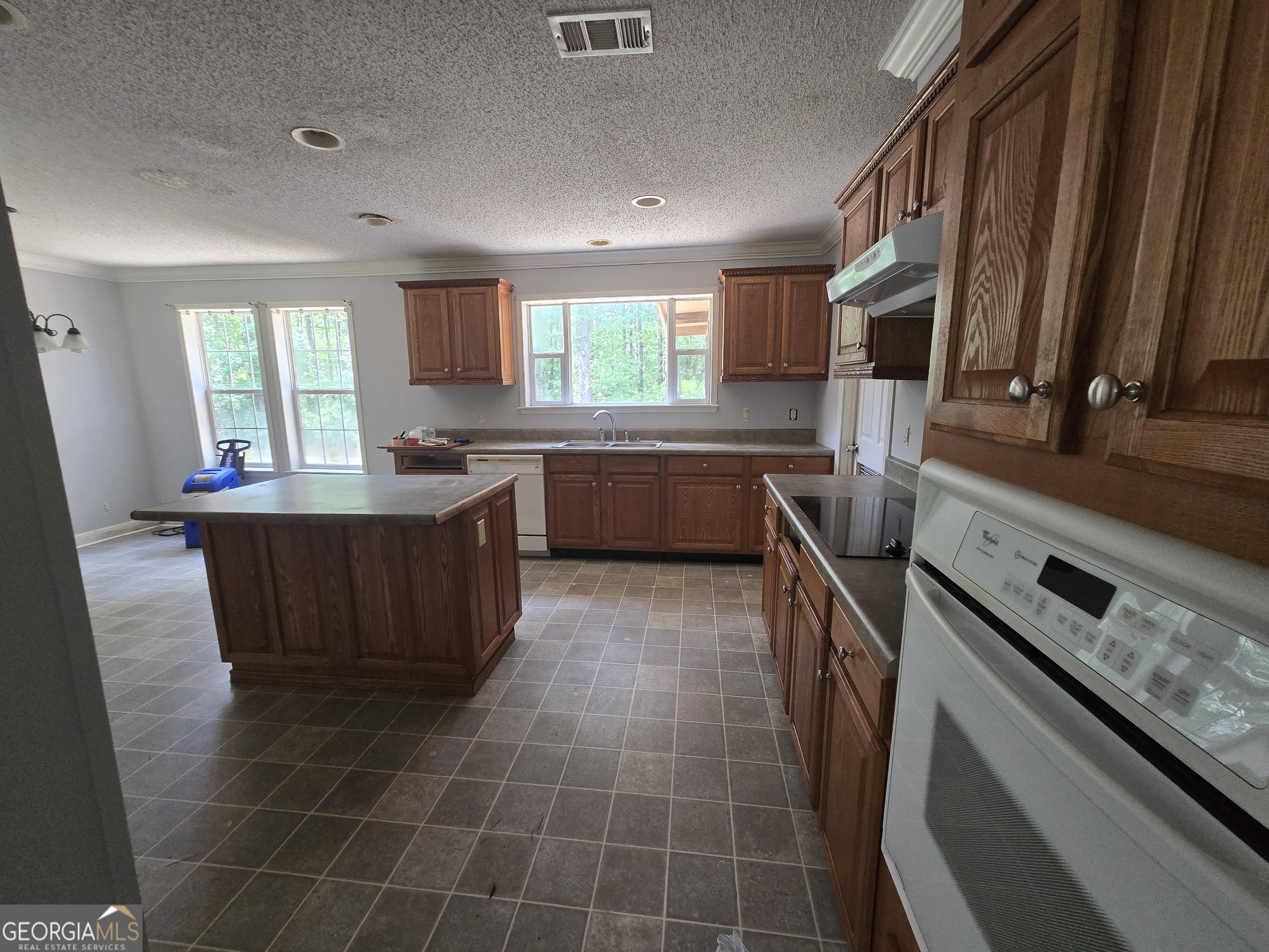 110 Bird Road Property Photo 12