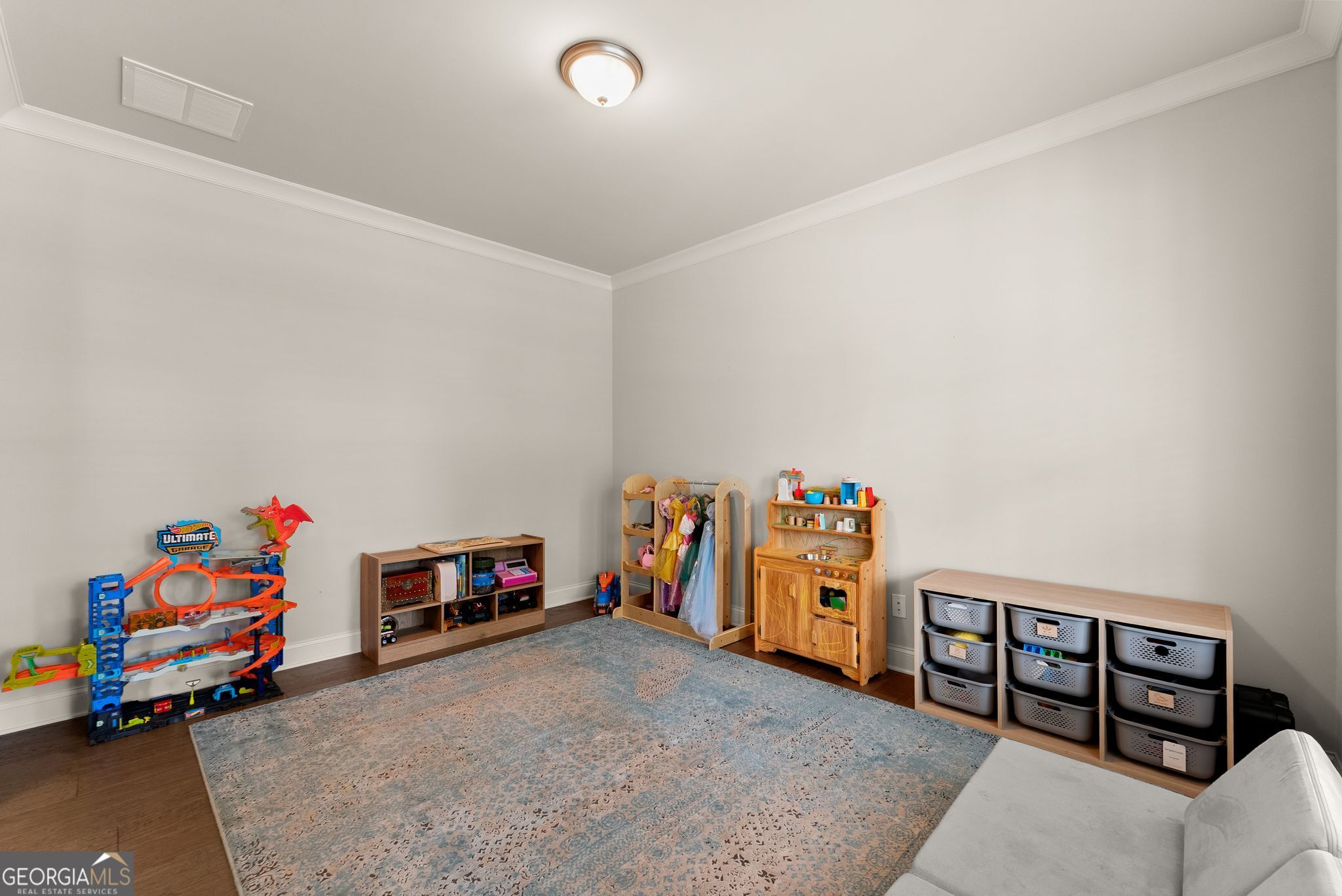 7066 Tree House Way Property Photo 3