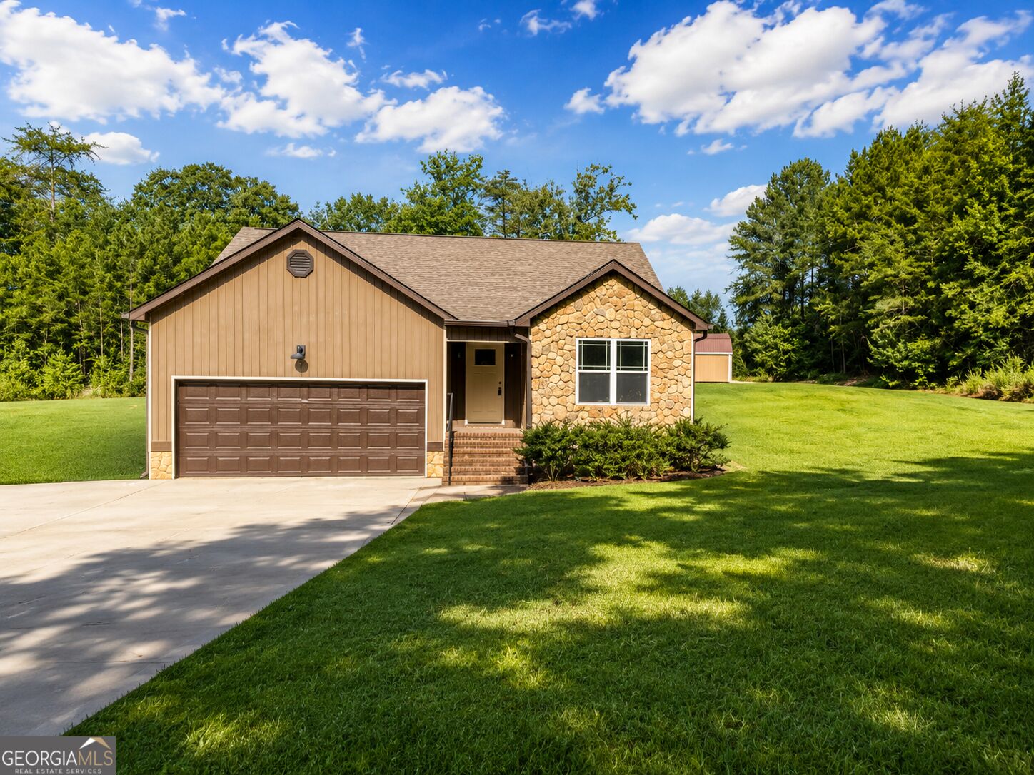 55 Skyline Hts Property Photo 2