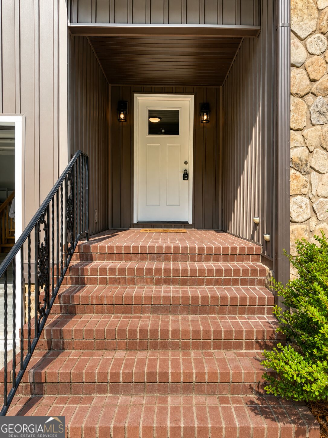 55 Skyline Hts Property Photo 3
