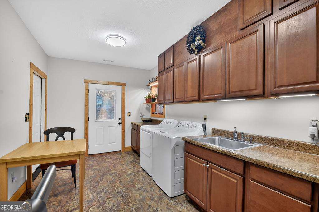 171 Mohawk Trail Property Photo 23