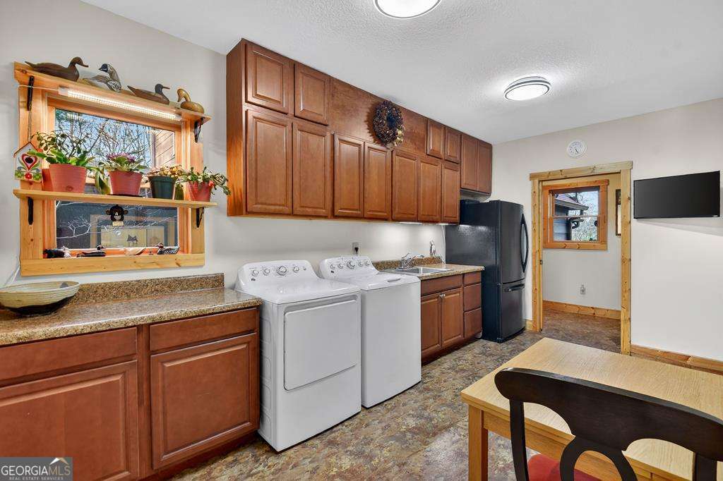 171 Mohawk Trail Property Photo 24