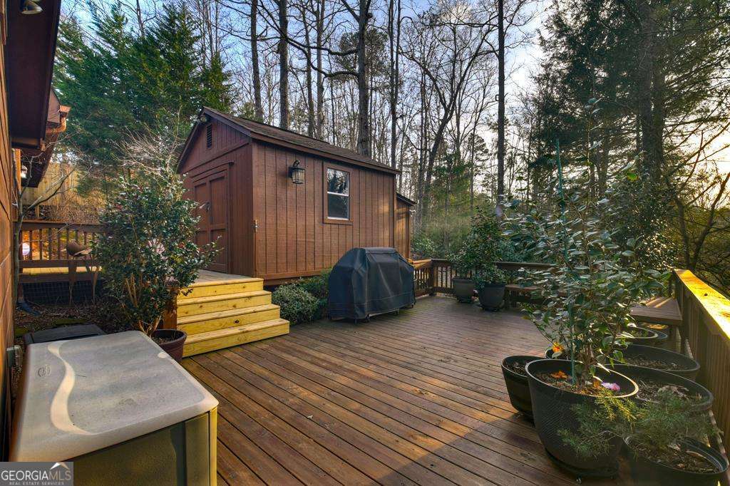 171 Mohawk Trail Property Photo 32