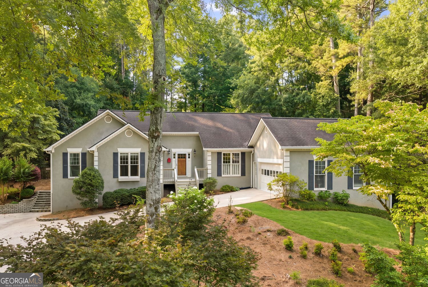 805 Pinehurst Drive Property Photo 1