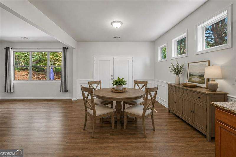 115 Silver Trace Property Photo 4