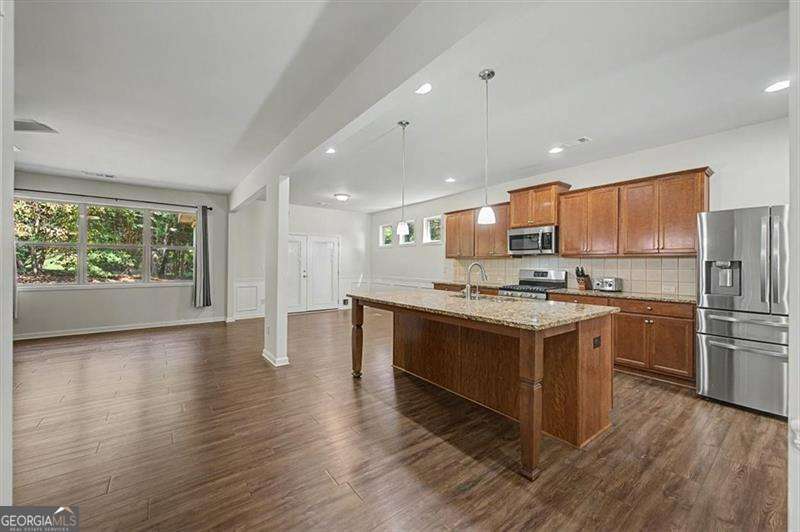 115 Silver Trace Property Photo 9