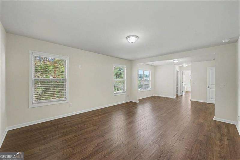 115 Silver Trace Property Photo 33