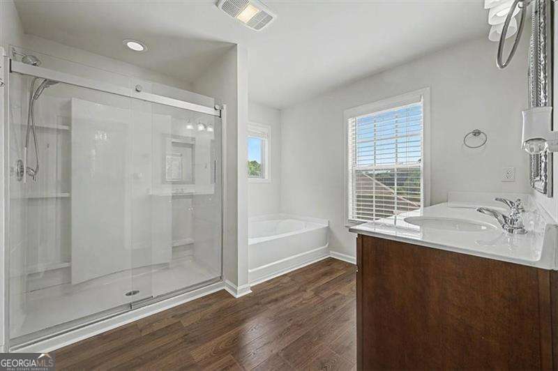 115 Silver Trace Property Photo 36