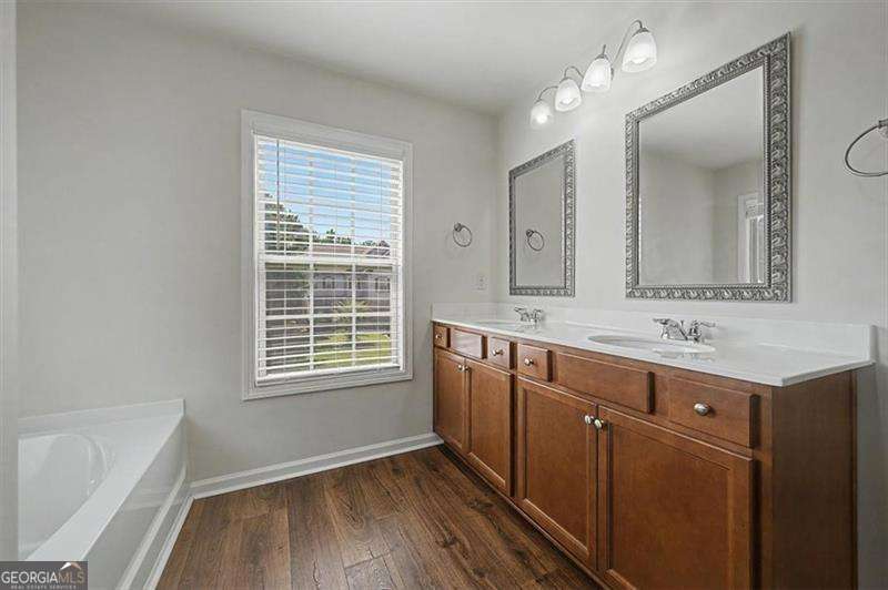 115 Silver Trace Property Photo 37