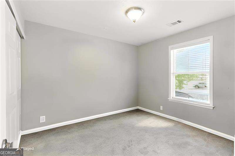 302 Oak Leaf Place Property Photo 11