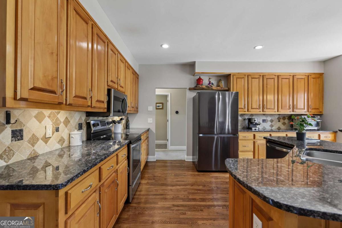 5748 Ridgewater Drive Property Photo 8