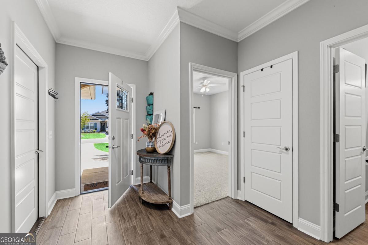 147 The Villas Way Property Photo 3