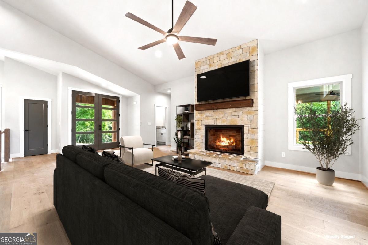257 Gallery Court Property Photo 6