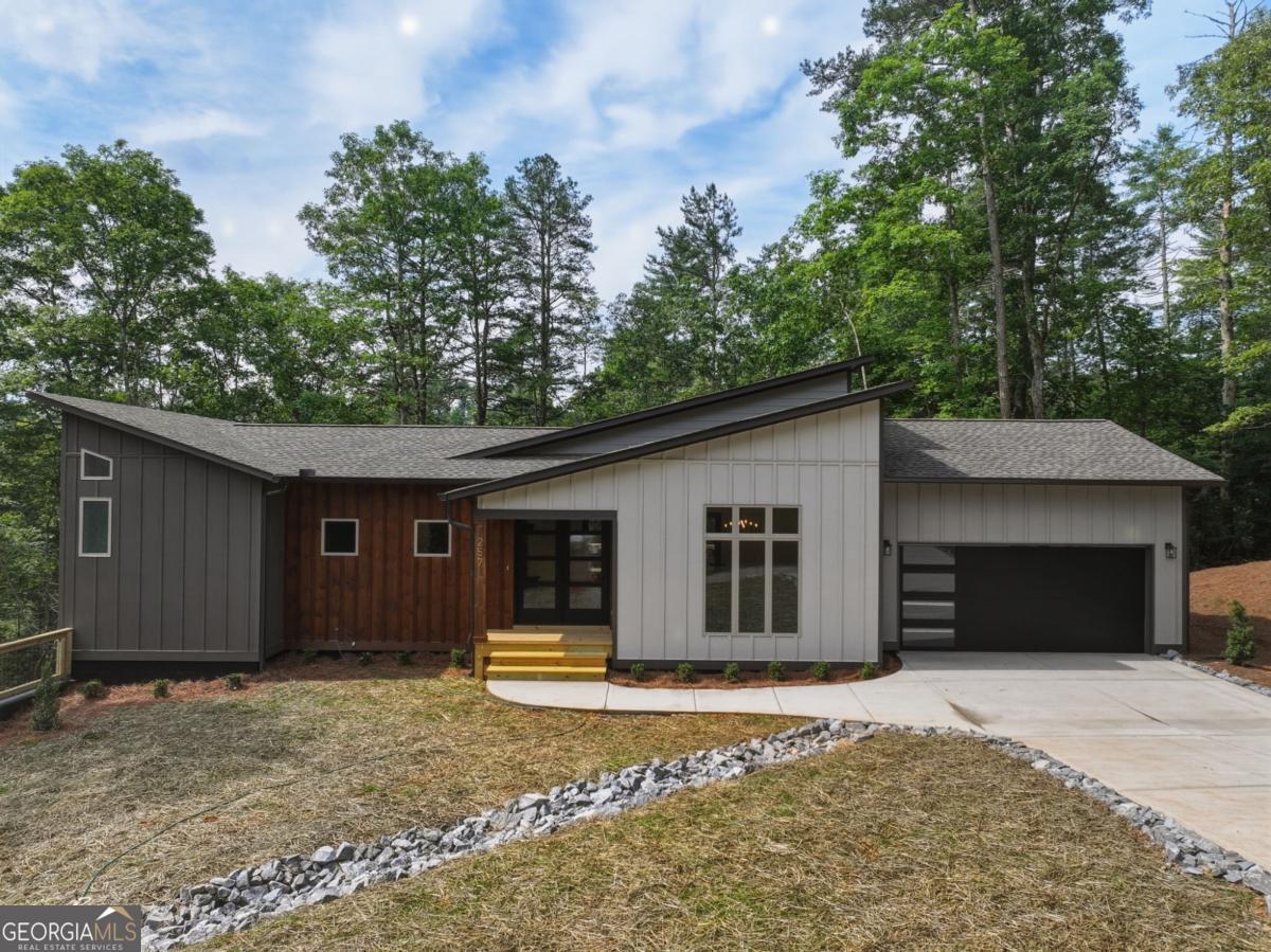 257 Gallery Court Property Photo 8