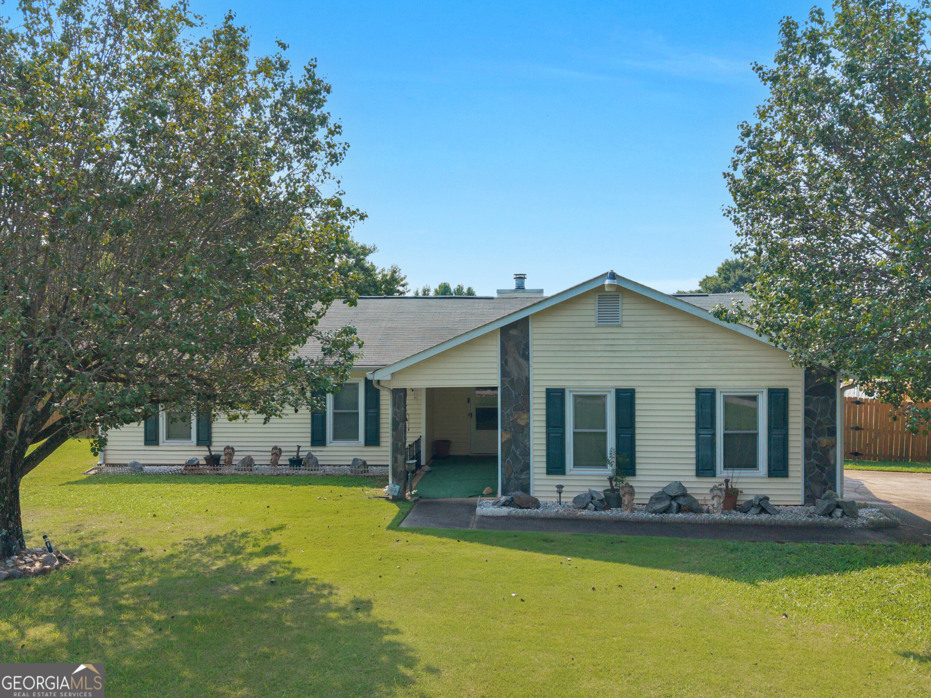 109 Summerfield Drive Property Photo 1