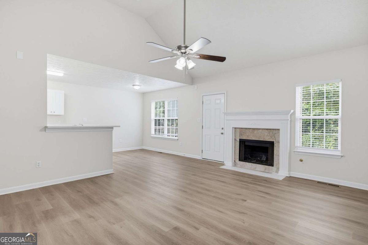 317 St Charles Avenue Property Photo 5